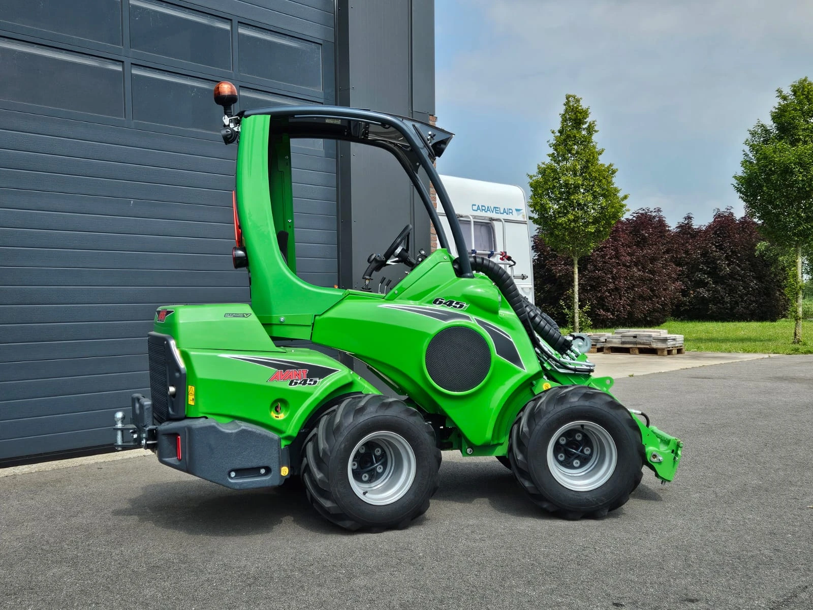 Avant 2024 - 645i TDL+ mini-shovel afbeelding 2