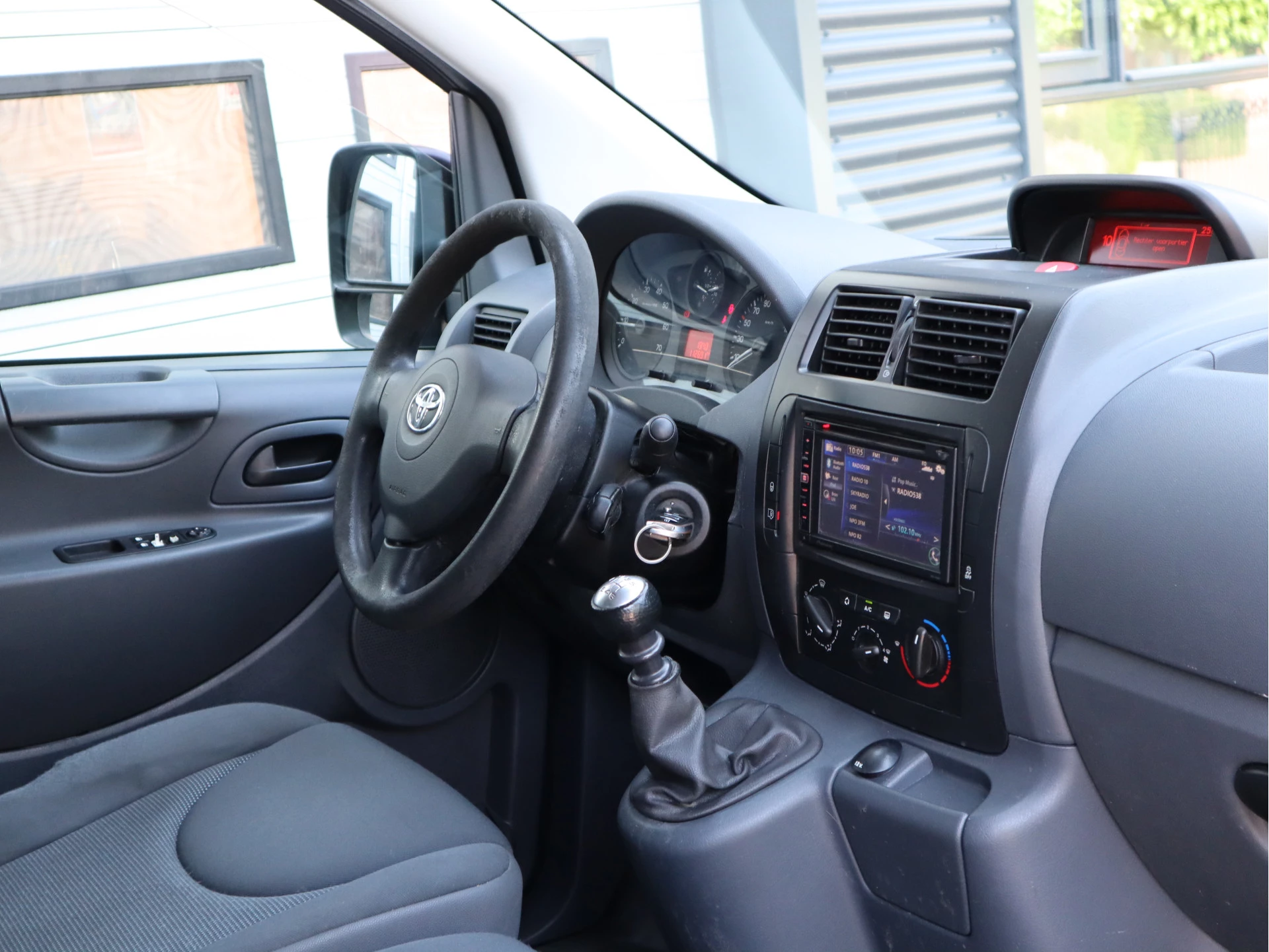 Toyota ProAce 2015 - 2.0D 128pk L2 Lang - Airco - Trekhaak - Imperiaal image 9