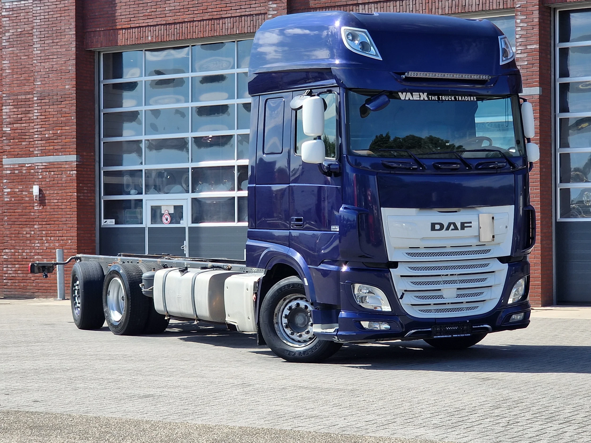 DAF XF 530 2018 - 6X2 - steel / air - steering axle - WB 4.80 - leather package afbeelding 1