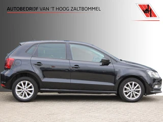 Volkswagen Polo 2015 - 1.0 Comfortline NAVI CLIMA WINTERPAKKET te koop