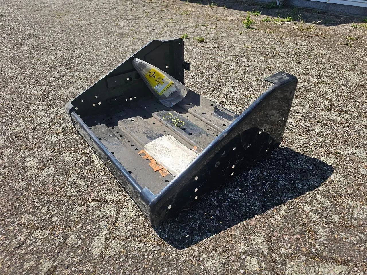 MAN Batterij bak 81.41860-5410 Bild 1