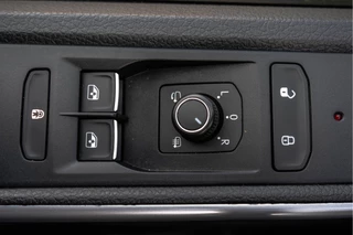 Volkswagen Transporter 2020 - T6.1 2.0 TDI L2H1 | DC | Bulli | 200PK | Leder | Carplay | Virtual | Adapt Cruise obrazek 27