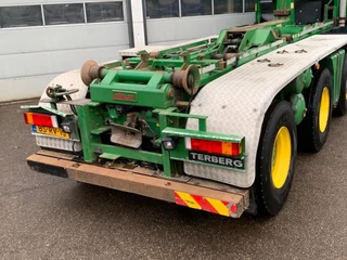 Volvo FM1850-T 2007 - Terberg 8x4 hooklift obrazek 5