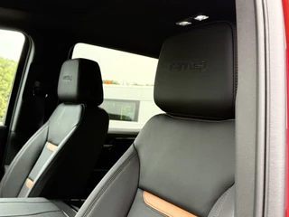 GMC Sierra 2024 - AT4 6.2L V8 420 PK / BPM VRIJ!! / VIRTUAL COCKPIT / HEAD UP / 360 CAMERA / BOSE / LEDER / TREKHAAK / 3500 KG AHG bild 26