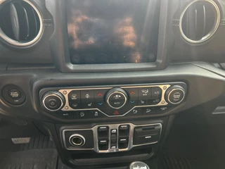 Jeep Wrangler 2019 - 2.2D Sahara изображение 7