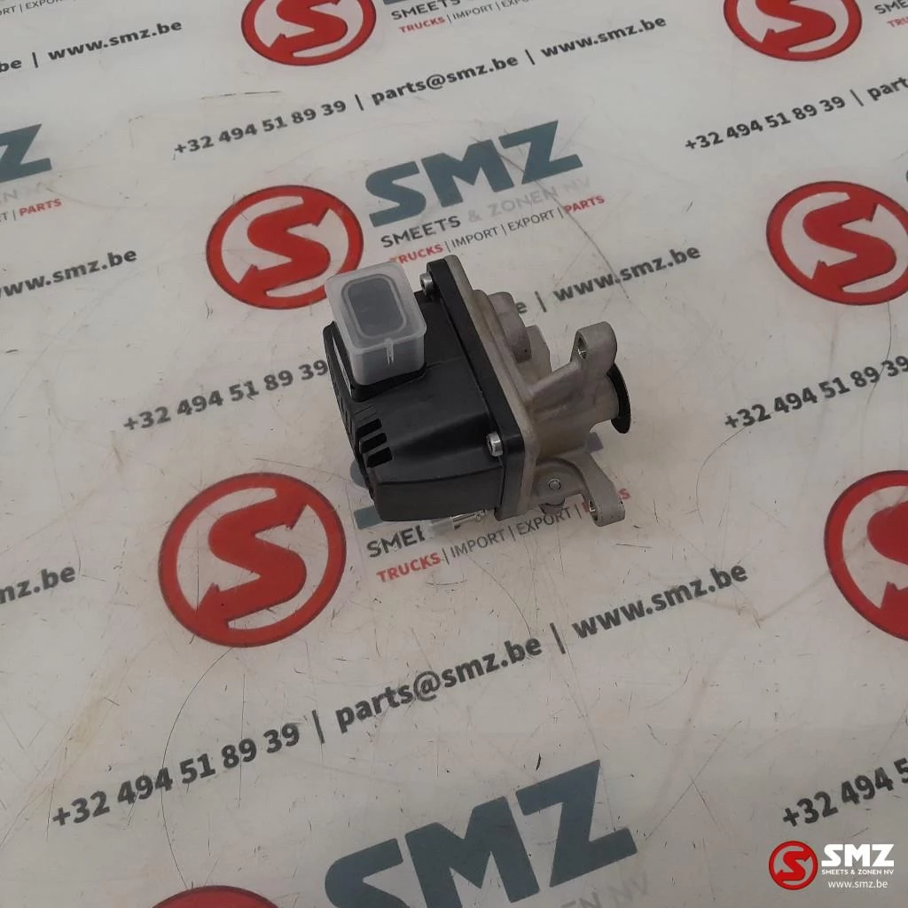 Mercedes-Benz - AdBlue pomp Mercedes afbeelding 1