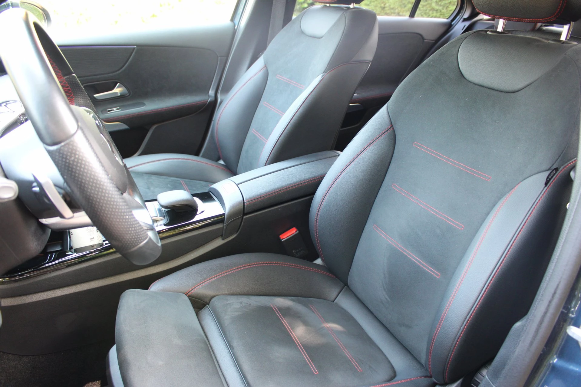 Mercedes-Benz A-Klasse 2023 - 180 AMG Line Panodak Sfeerlicht Keyless afbeelding 7
