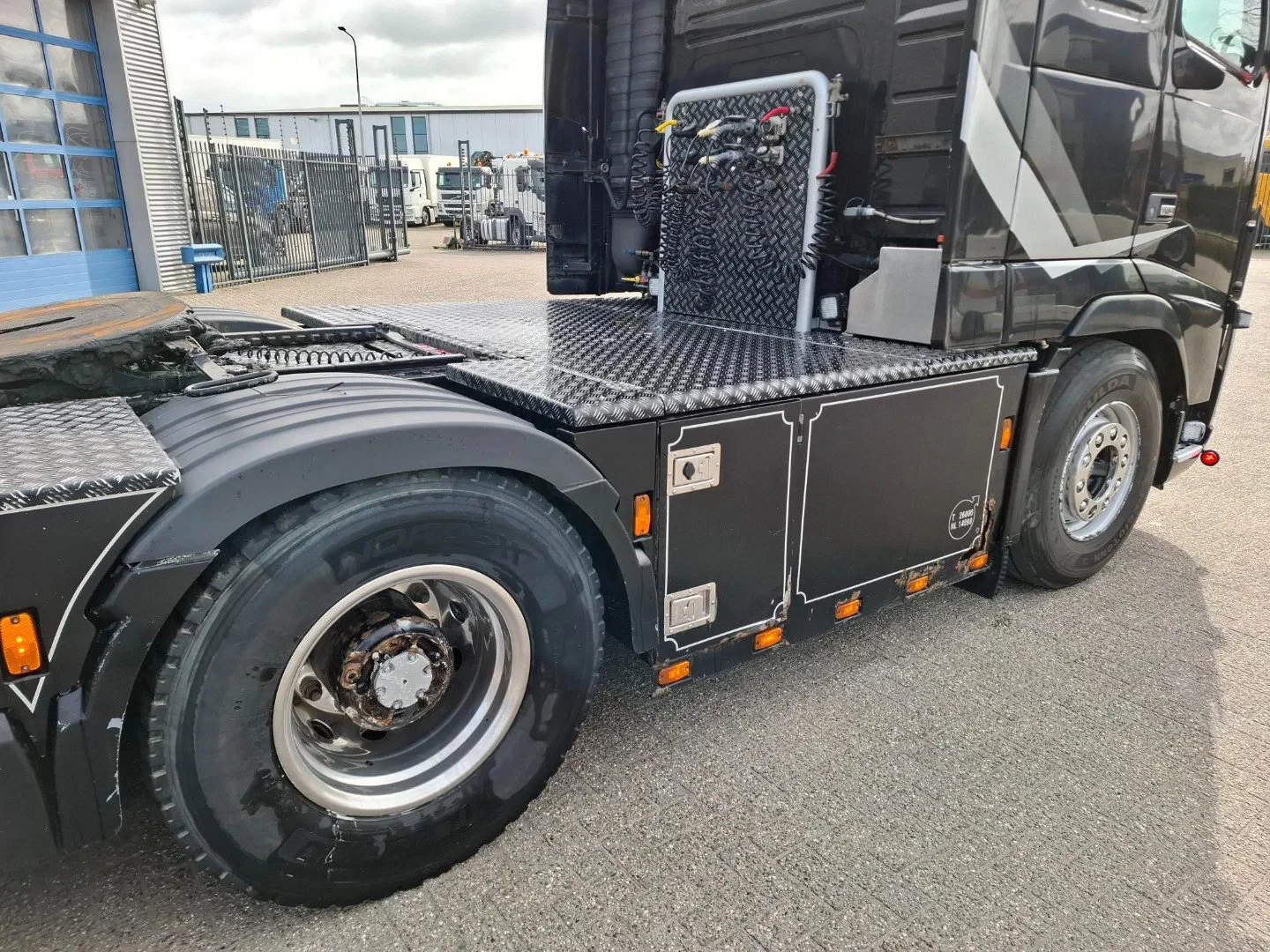 Volvo FH 2012 - 16.750 / 6X4 / 2XBIG AXLE / TECHNICAL 60 TON / HYDRAULICS / VEB+ / 675090 KM / AUTOMATIC / EURO-5 / 2012 afbeelding 10