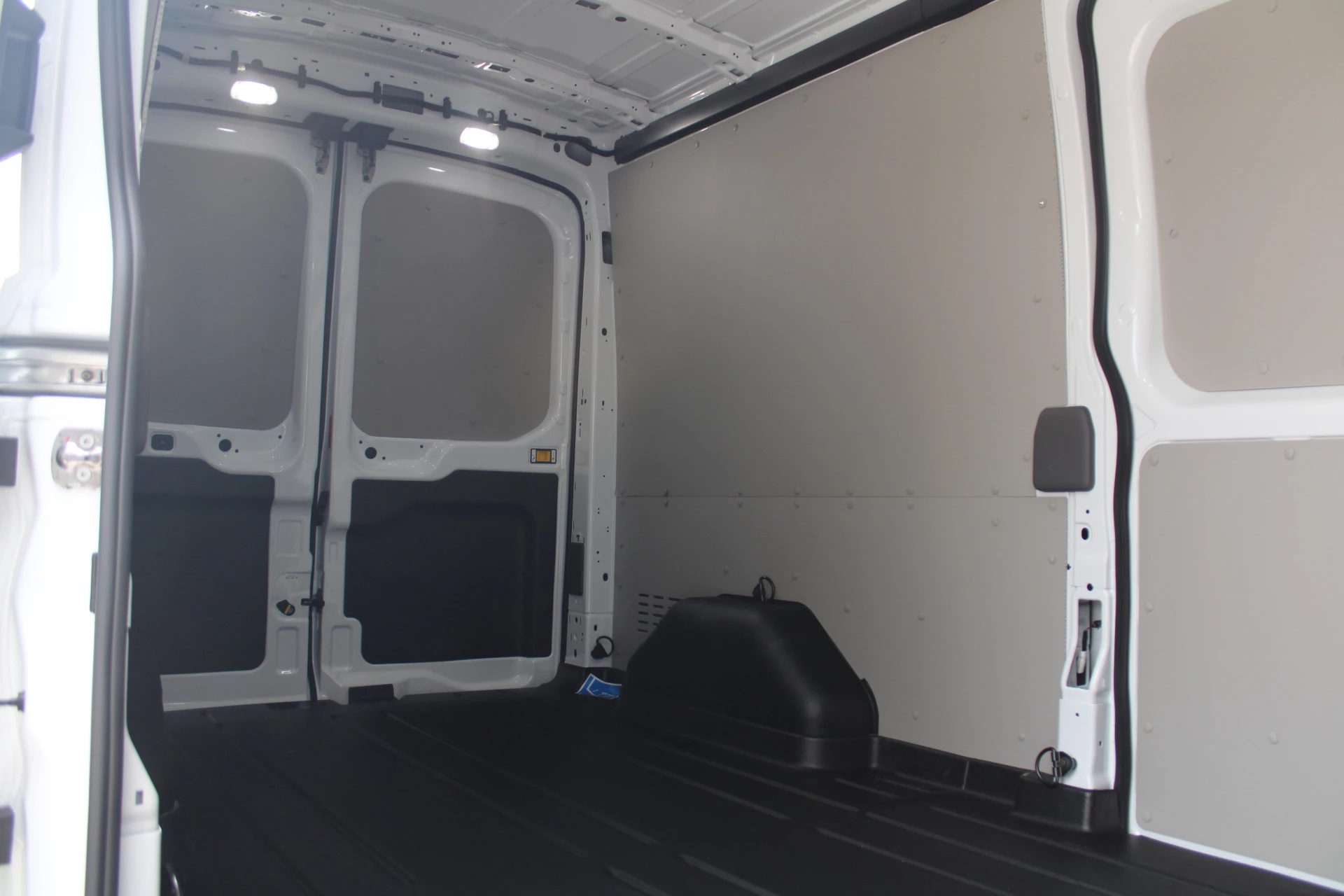 Ford Transit 2024 - 350 2.0 TDCI L3H2 Trend 130pk - Facelift - 2x Schuifdeur - 360 Camera - Trekhaak - ACC - Stoel & Stoelverwarming - Blind Spot - Navi - 270gr deuren - Rijklaar imagen 13