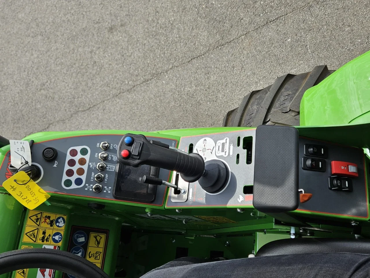 Avant 2025 - 645i Rental mini-shovel afbeelding 27
