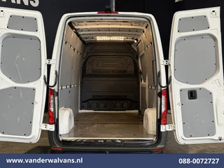 Mercedes-Benz Sprinter 2023 - 211 CDI 115pk L2H2 Euro6 Airco | Trekhaak | Bijrijdersbank afbeelding 2 miniatuur