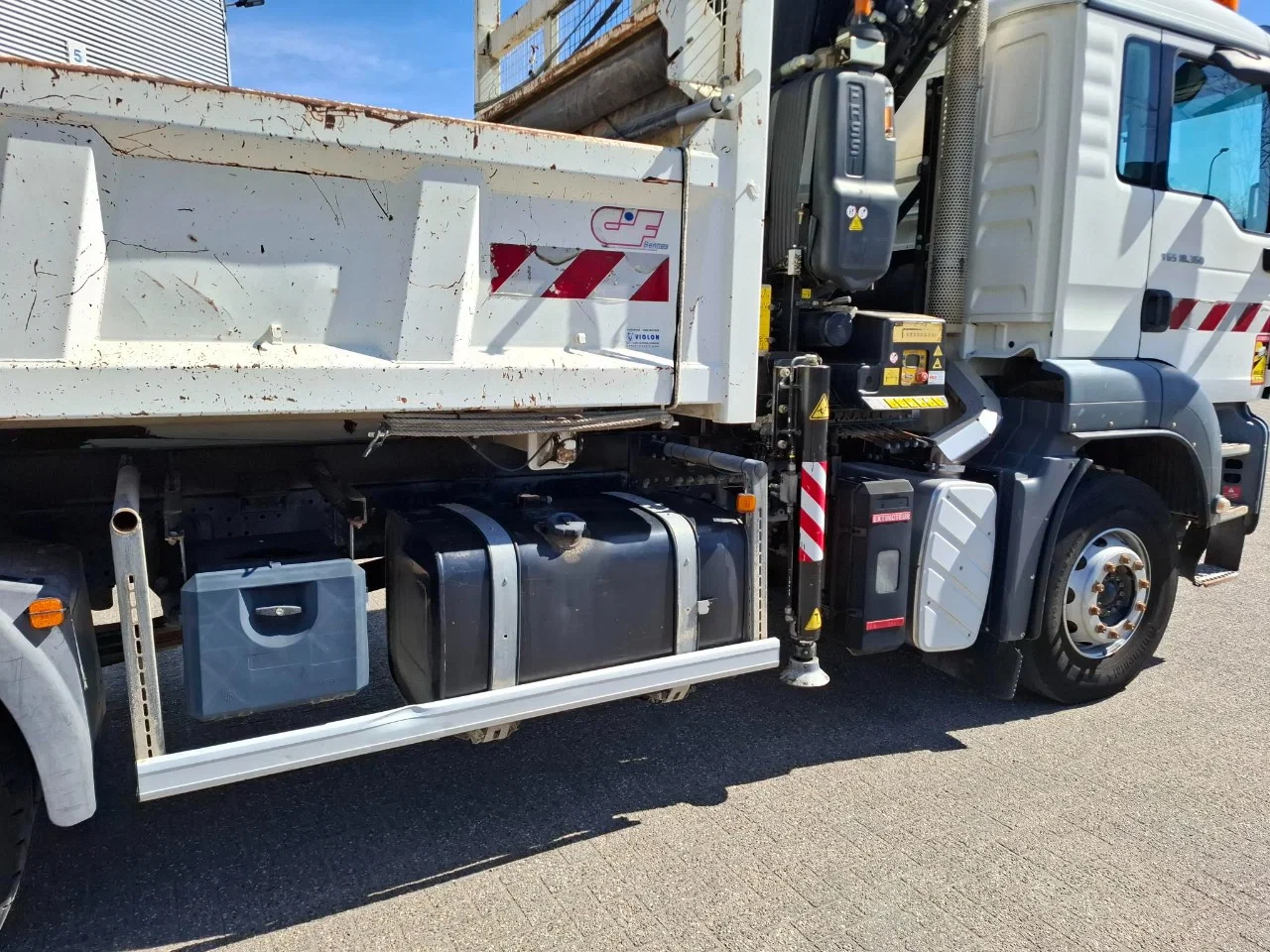 MAN TGS 2014 - 18.360 / FASSI F135 REMOTED CRANE / TIPPER / BIG AXLE / FULL-STEEL / DRUM BRAKES / 211690 KM / AIRCO / FRIDGE / AUTOMATIC / EURO-5 / 2014 immagine 15