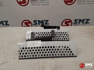 Mercedes-Benz N/A 2017 - Occ set radiatorgrille + opstap links en rechts Me изображение 1
