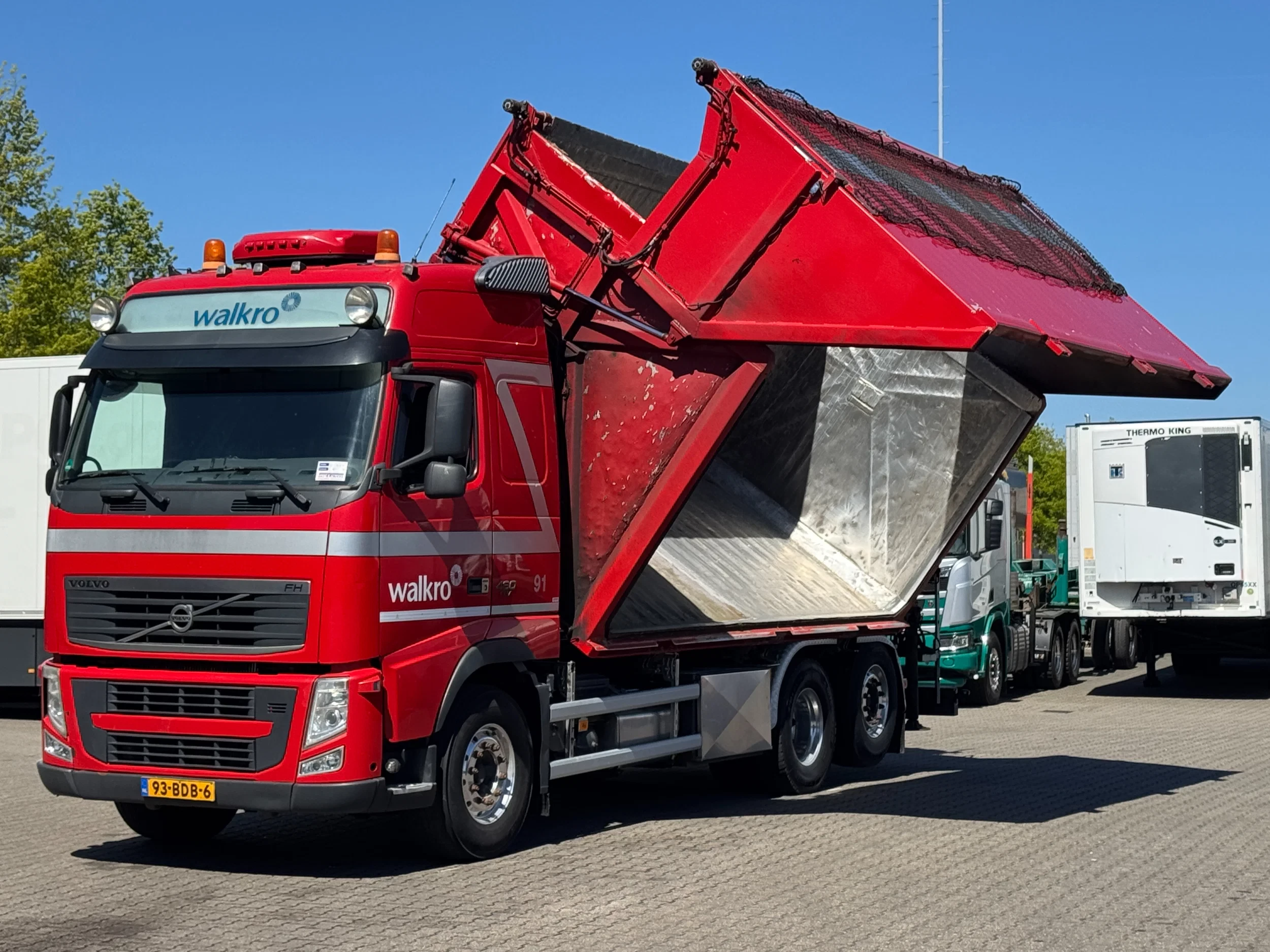 Volvo FH 2013 - 460 EEV 6x2*4 Side Tipper with Loglift Crane afbeelding 1