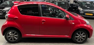 Toyota Aygo 2012 - 1.0-12V Dynamic Navigator - 1e Eigenaar - NAP - NAV - Airco. bild 10