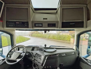Volvo FH 2015 - 16.650 XL 6X2 FULL AIR FULL OPTIONS SIDE DOOR TOP CONDITION HOLLAND-COMBI imagen 17