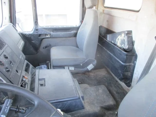 MAN 35.414 2003 - , 8x4 , ZF Manual , EURO 3 , 3 way tipper , Spring suspension obrazek 13