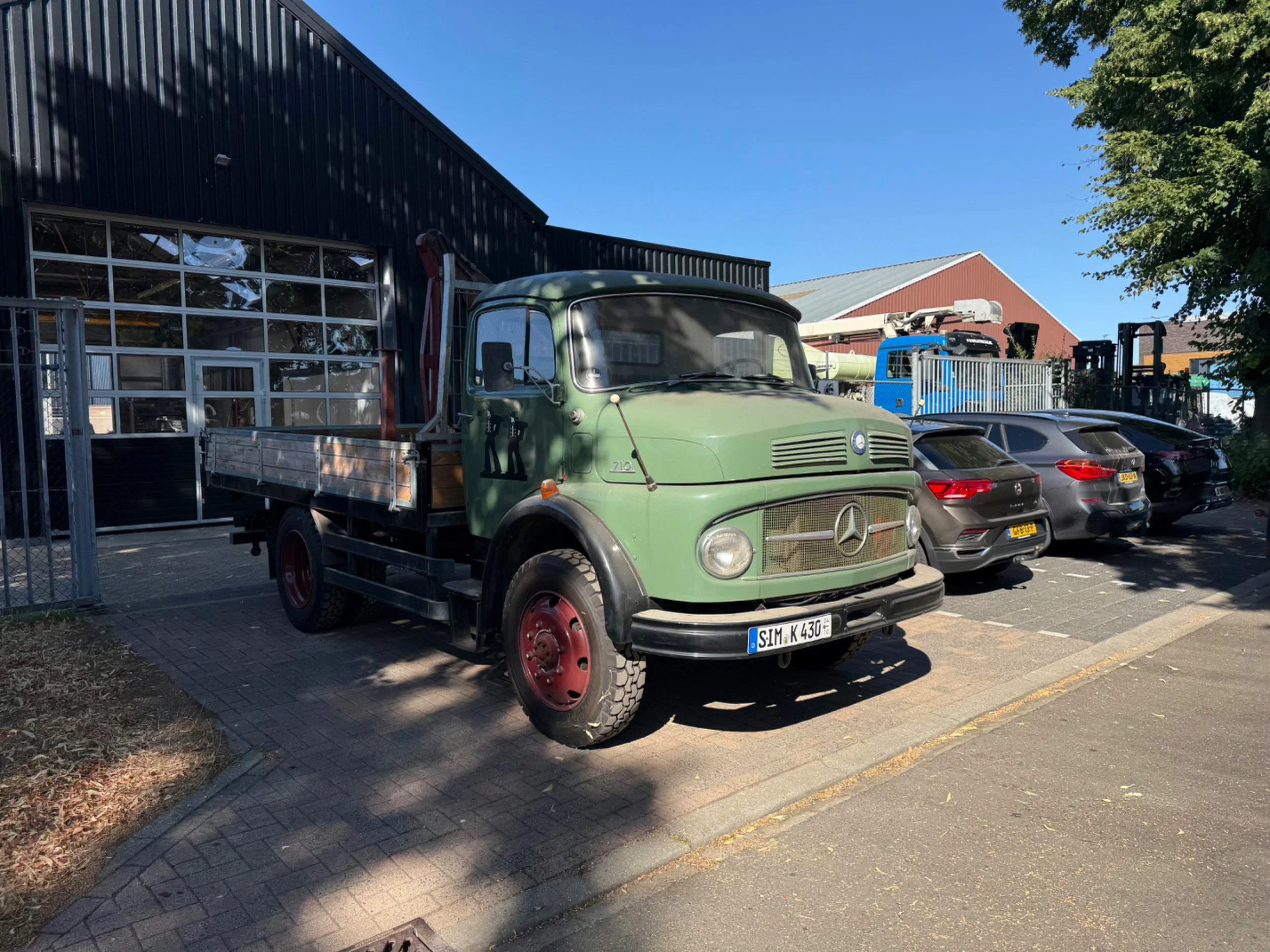 Mercedes-Benz 1966 - 710 4X4 + Palfinger kraan / Oldtimer / 52.539km !! afbeelding 1