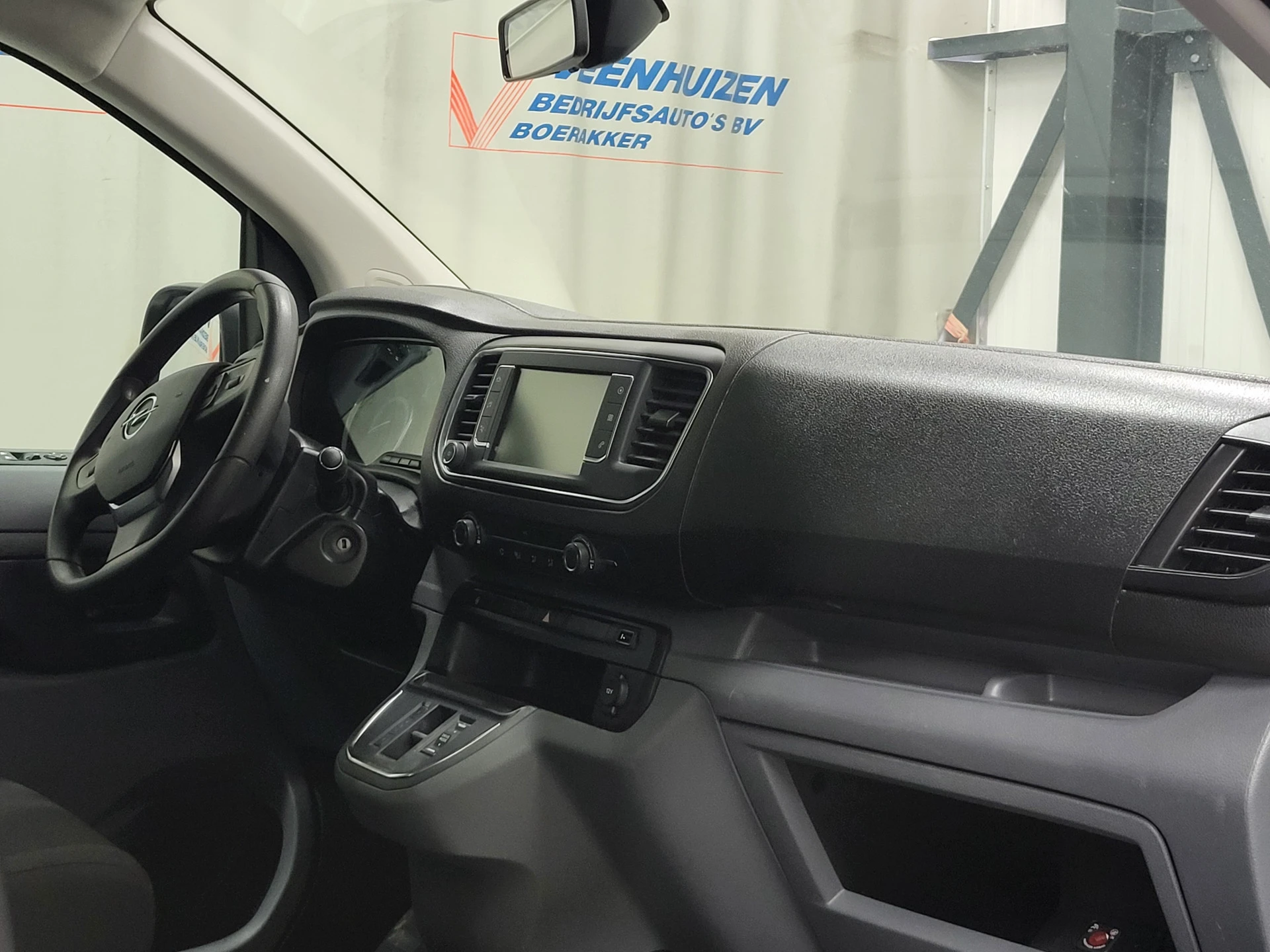 Opel Vivaro-e 2022 - Combi 75kWh L3/H1 8-Personenbus Panorama 310km Elektrisch! afbeelding 10