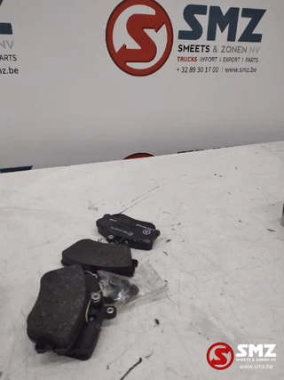 Mercedes-Benz N/A - Voorste remblokset mercedes c w202 a0054204620 afbeelding 1