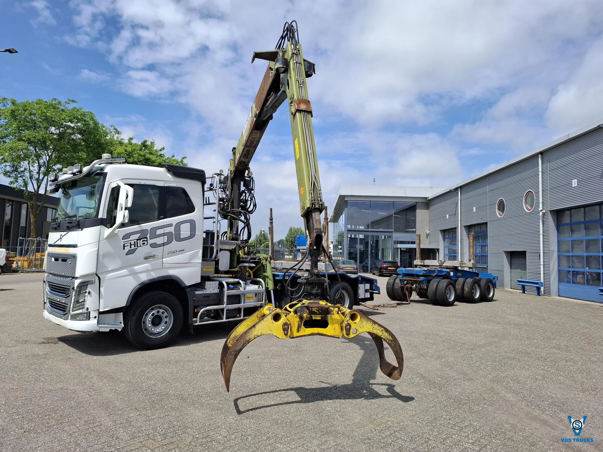 Volvo FH 2016 - 16.750 / LOGGING TRUCK / 6X4 / VEB+ / RETARDER / 2XBIG AXLE / FRIEDERICH 281SL / 9 METER / 596187 KM / 3AXLE DOLLY / 9TON BPW AXLES / AUTOMATIC / EURO-6 / 2016 obrázek 1
