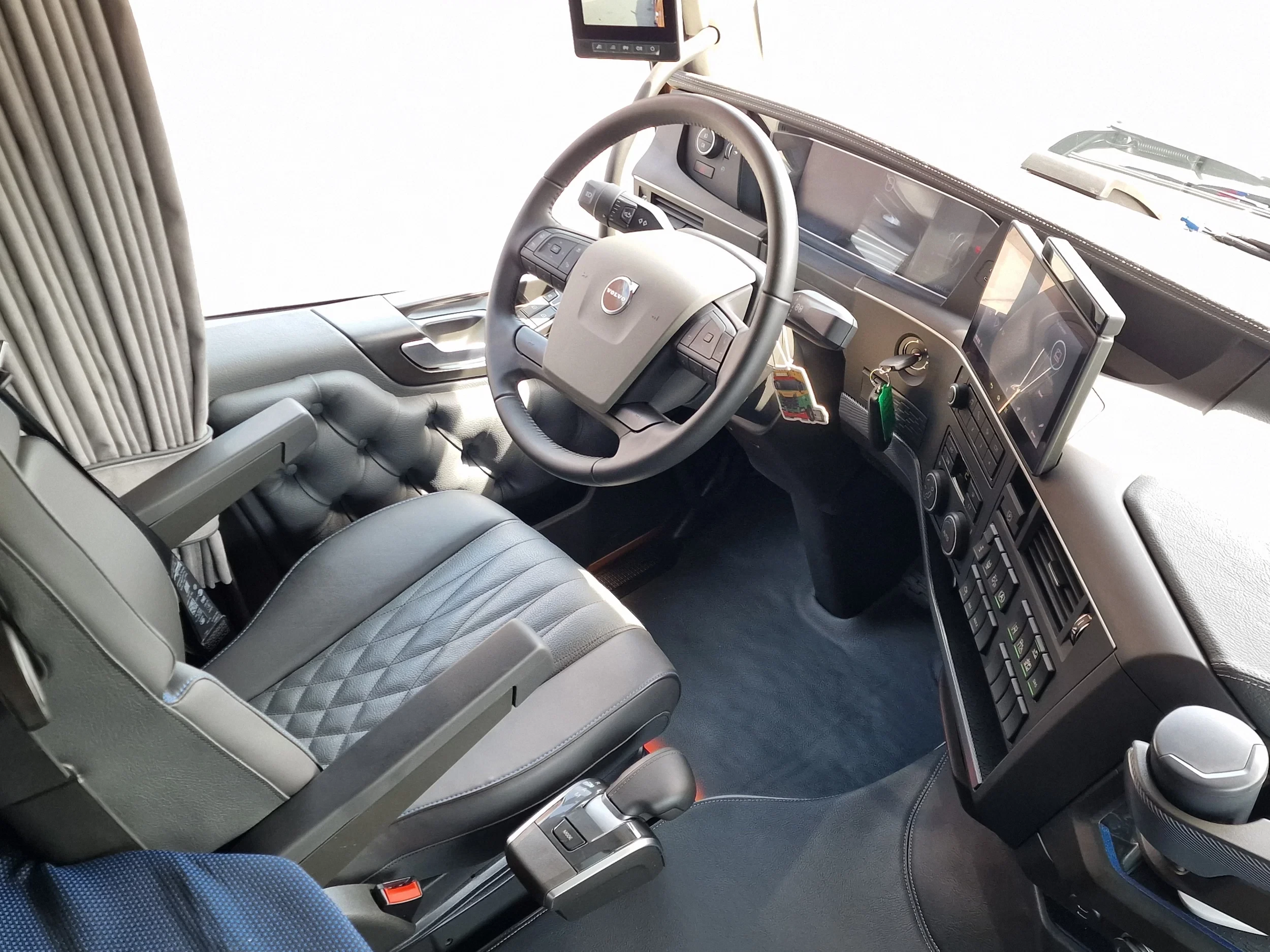 Volvo FH 2026 - 13.500 Aero Globetrotter XL 4x2 - New - Full spec - BUFFL interior - Retarder image 20