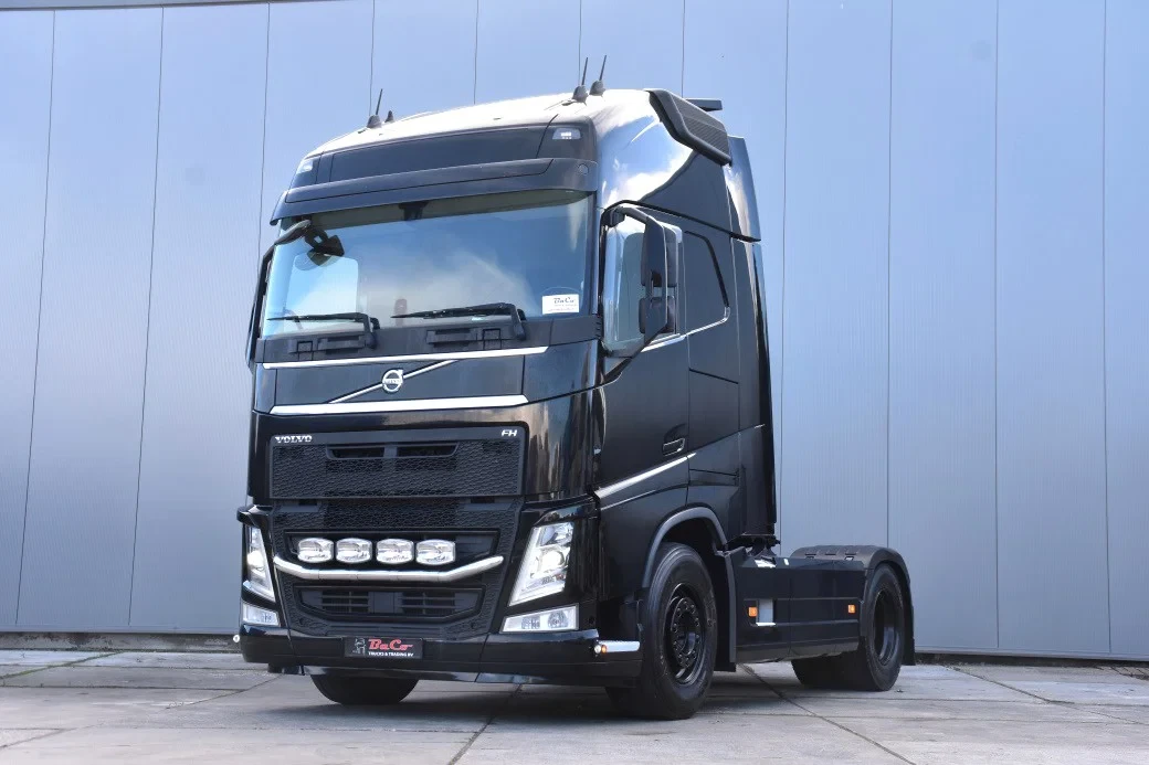 Volvo FH 2017 - 460 Globe XL 4X2 - PARK.AIRCO - 2X FUEL TANKS - XENON - GOOD CONDITION - afbeelding 1