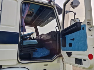 Scania R142-V8 1987 - 420 V8 - Old timer - Clean chassis/cab/interior - Dutch registration image 30