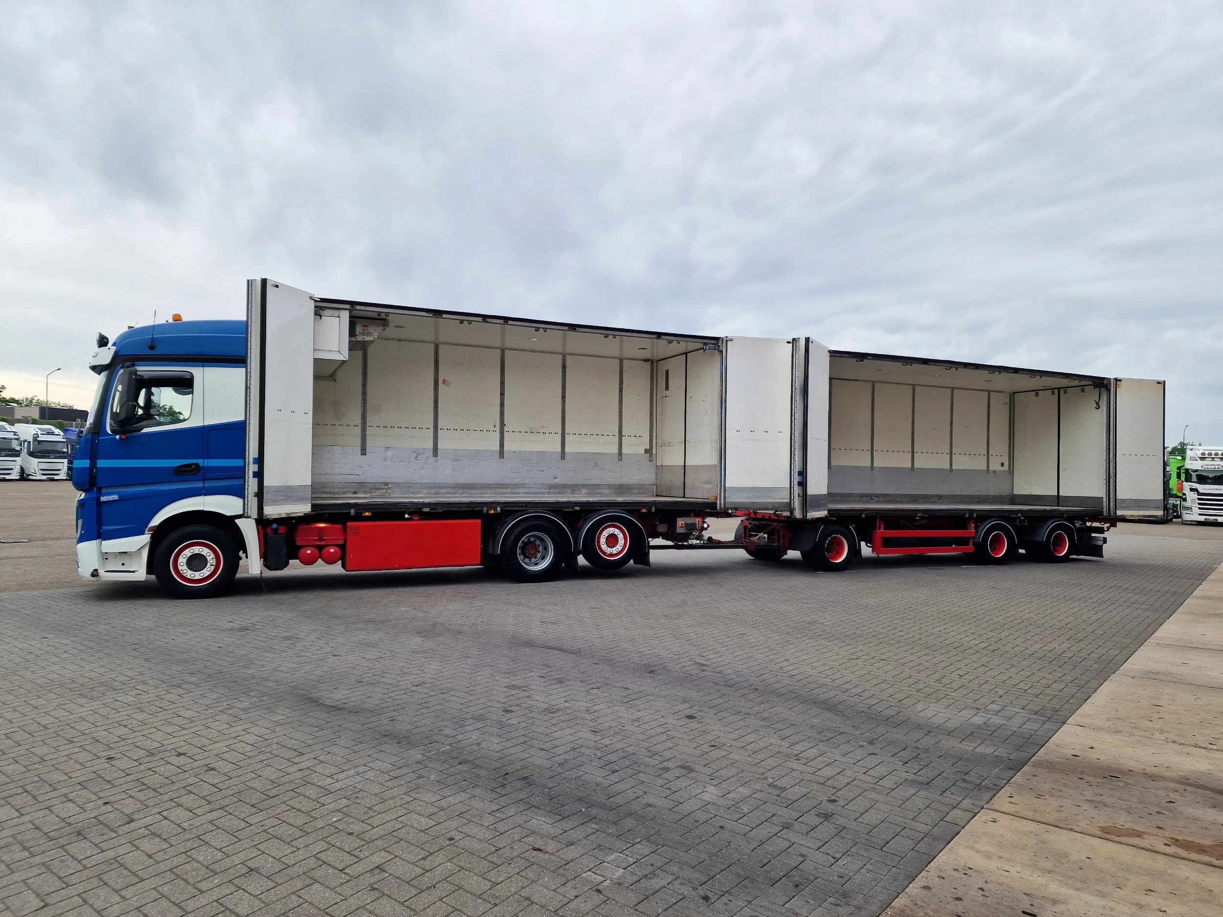 Mercedes-Benz Actros 2019 - 2553 6x2 - Thermoking frigo - Loadlift + Narko trailer 3 axle изображение 11