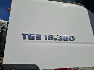 MAN TGS 2014 - 18.360 / FASSI F135 REMOTED CRANE / TIPPER / BIG AXLE / FULL-STEEL / DRUM BRAKES / 211690 KM / AIRCO / FRIDGE / AUTOMATIC / EURO-5 / 2014 obrazek 48