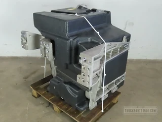 Volvo - 22951971 Brandstoftank + steunen 290L afbeelding 2 miniatuur