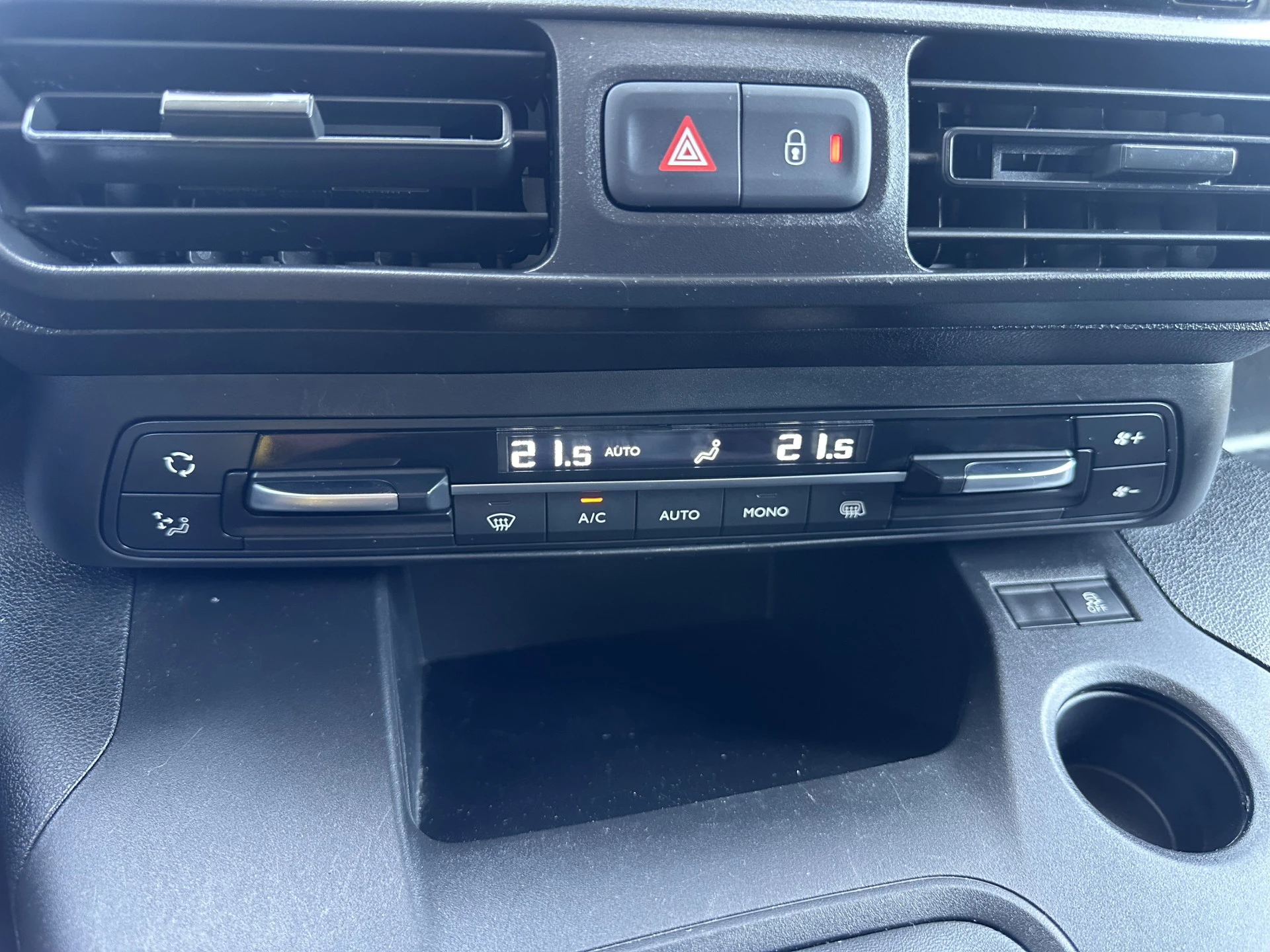 Opel Combo 2019 - 1.6D 100 PK / L2H1 / AIRCO / CRUISE / NAVI / ECC / APPLE CARPLAY / ANDROID AUTO / PDC afbeelding 14