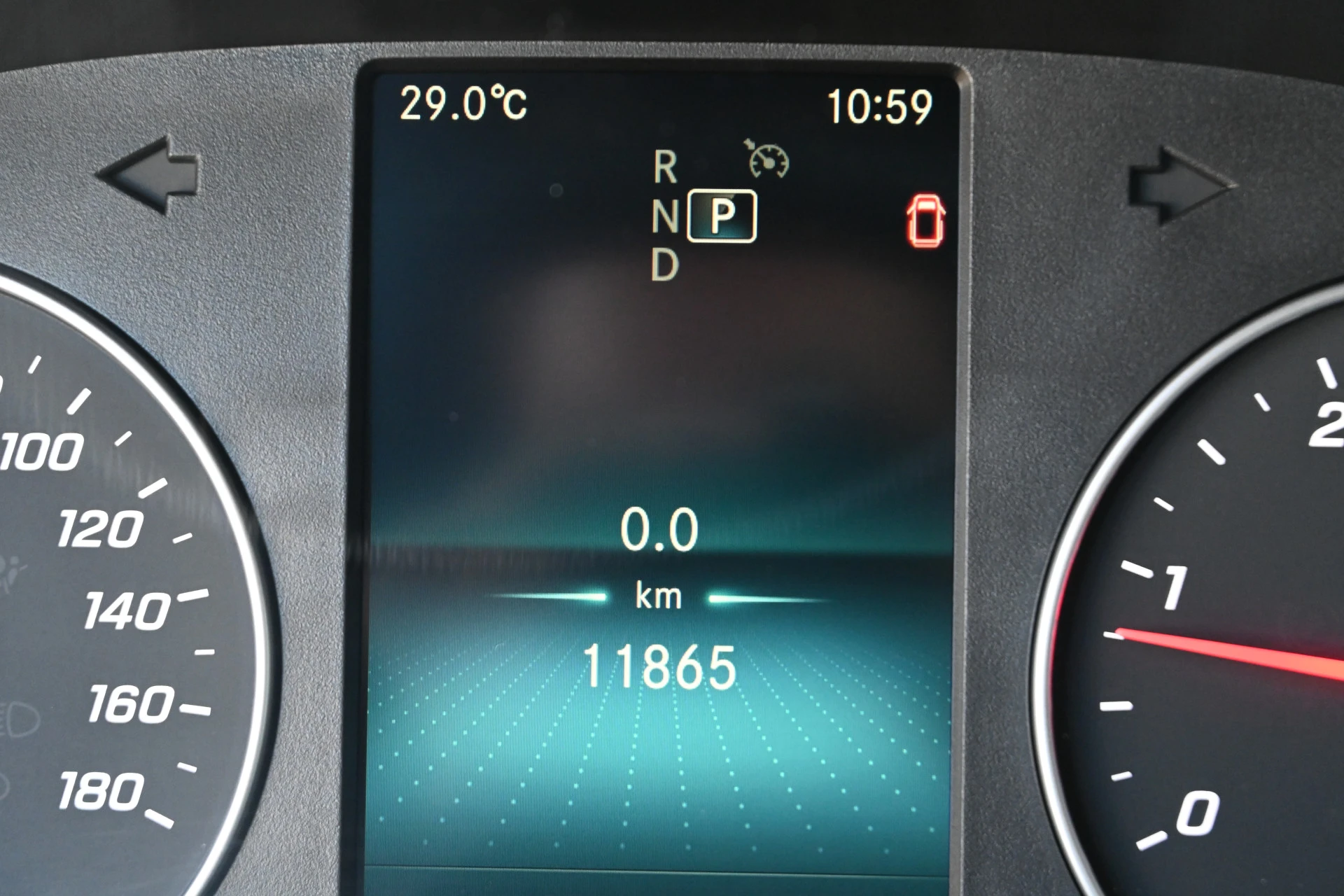 Mercedes-Benz Sprinter 2024 - 319 CDI 4x4 L2H2 AWD obrázek 24