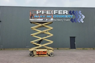 JLG 2011 - 3246ES Electric, 11.7m Working Height, 320kg Capac image 2 miniature