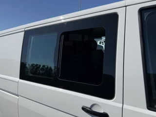 Volkswagen Transporter 2020 - 2.0 TDI / L2H1 / 6-PERS DUBBELE CABINE / ZEER NETJES / ACHTERKLEP / INRICHTING / CRUISE imagen 21