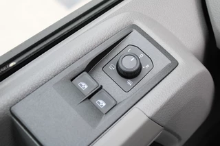 Volkswagen Crafter 2024 - 30 2.0 TDI L3H3 140pk - Navigatie - DAB - Geveerde Stoel - Camera - Carplay - Rijklaar obrazek 23