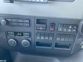 Volvo FM 420 8x2 Hiab 25 Tonmeter laadkraan Welvaarts laadkraan weegsysteem 2024 - N/A imagem 19