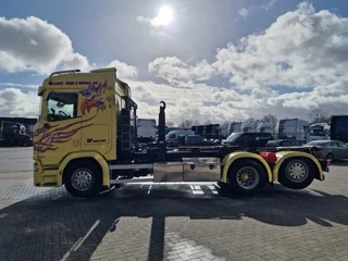 Scania R 2018 - R500 NGS 6x2*4 - HIAB Hooklift 21T - Retarder - Steering axle - Full air - Leather - Led image 10
