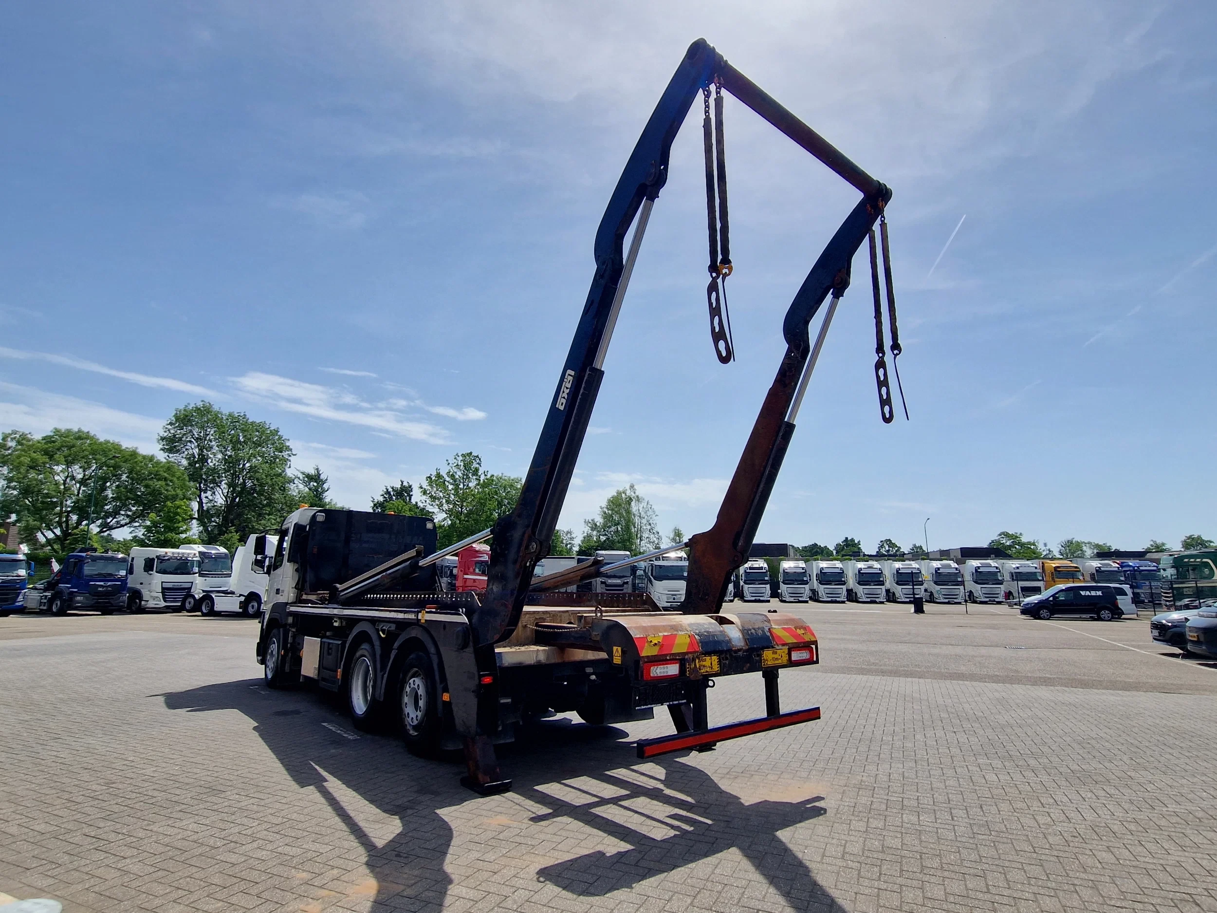 Volvo FMX 330 2017 - 6x2*4 - Skiploader Laxo - Euro 6 - Steering axle - Rear extendable immagine 5
