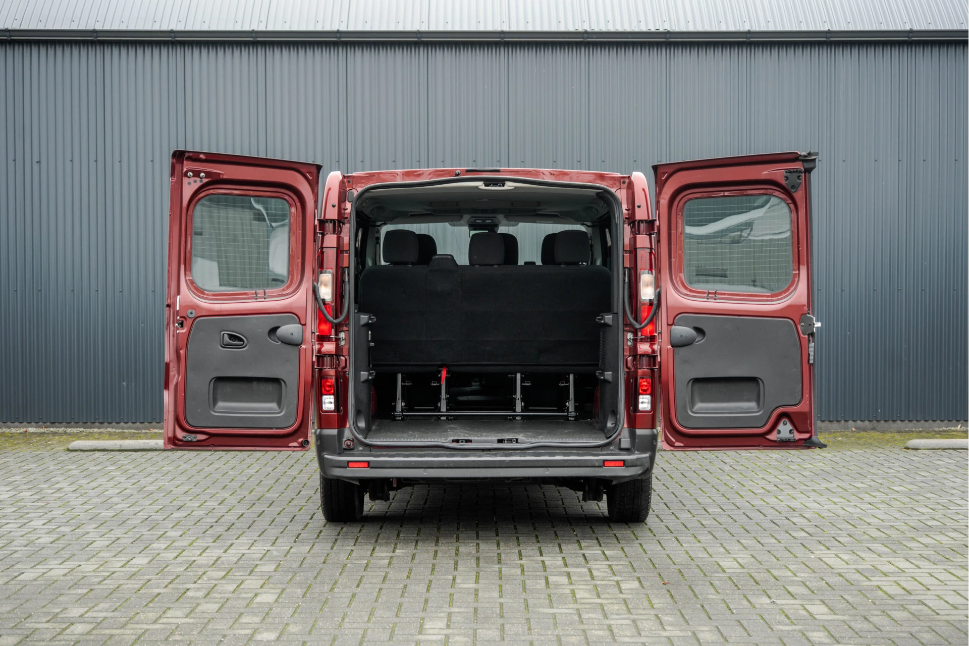 Renault Trafic 2024 - Blue dCi 150PK | L2H1 | 9-Zits | Incl. BTW/BPM | LED LED | Camera | Navi | Zijschuifdeur R+L | Cruise | Airco | PDC Bild 17