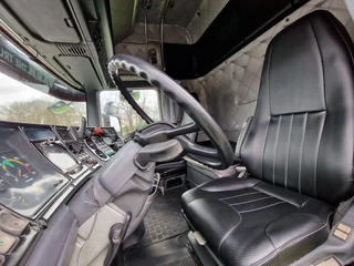 Scania T 2002 - T164-580 V8 Topline 4x2 - Original Torpedo/Hauber - Retarder - 4.70 WB - PTO/Hydraulic - Light bar - Leather seats obrazek 11