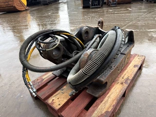 OilQuick N/A 2010 - OQ80 - M318D / M320F / M322D / 320D / 320E / 323D image 5