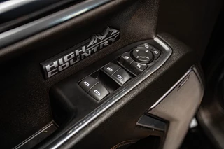 Chevrolet Silverado 2024 - High Country 6.2 V8 image 21