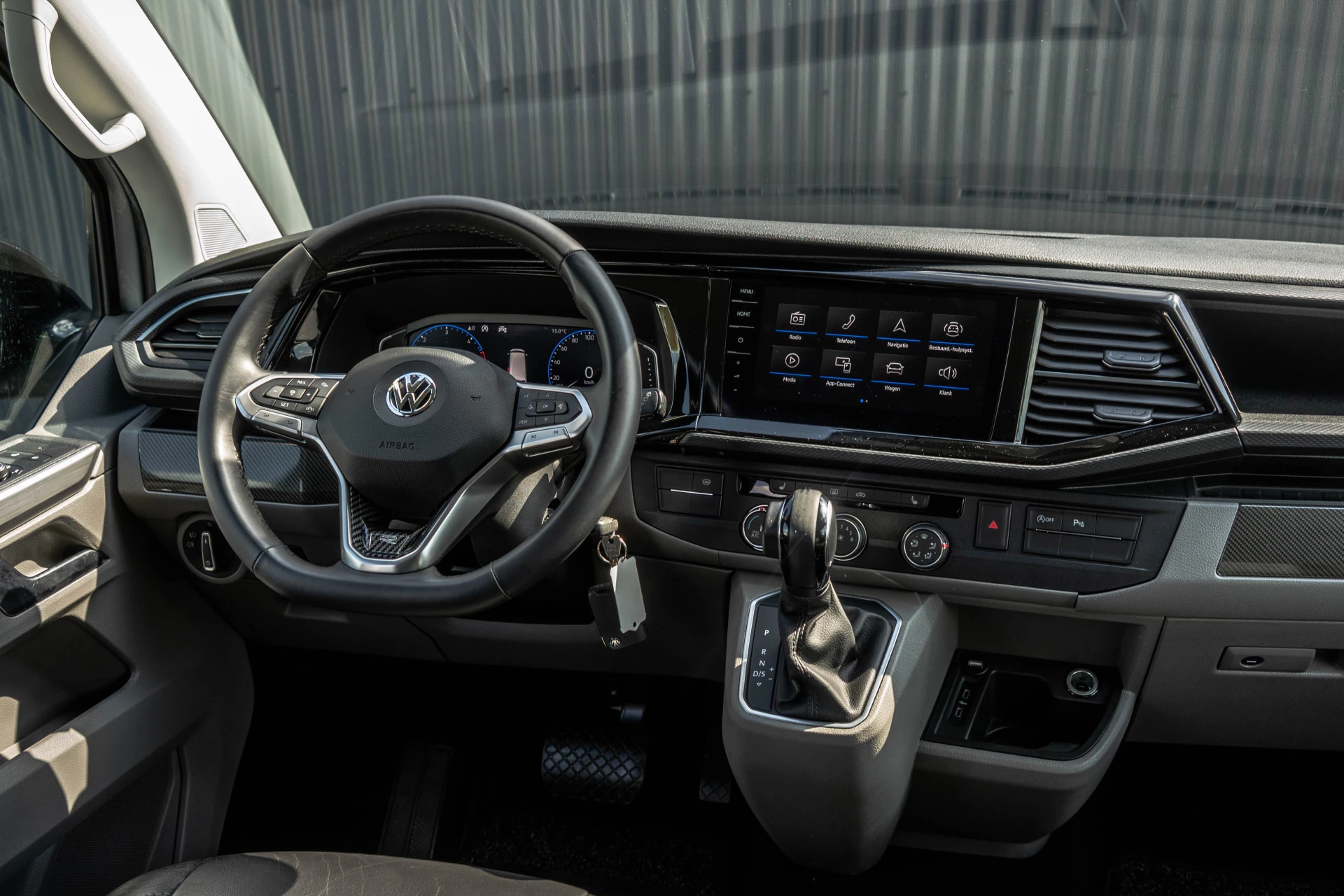 Volkswagen Transporter 2021 - T6.1 2.0 TDI L2H1 | BULLI | 150 PK | Automaat | LED | Camera | Carplay | PDC | Zijschuifdeur L+R zdjęcie 31