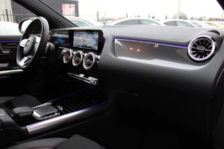 Mercedes-Benz GLA 2021 - 250e AUT8 AMG NIGHT PAKKET PANORAMADAK DISTRONIC MEMORY SFEER 360-CAMERA TREKHAAK immagine 18