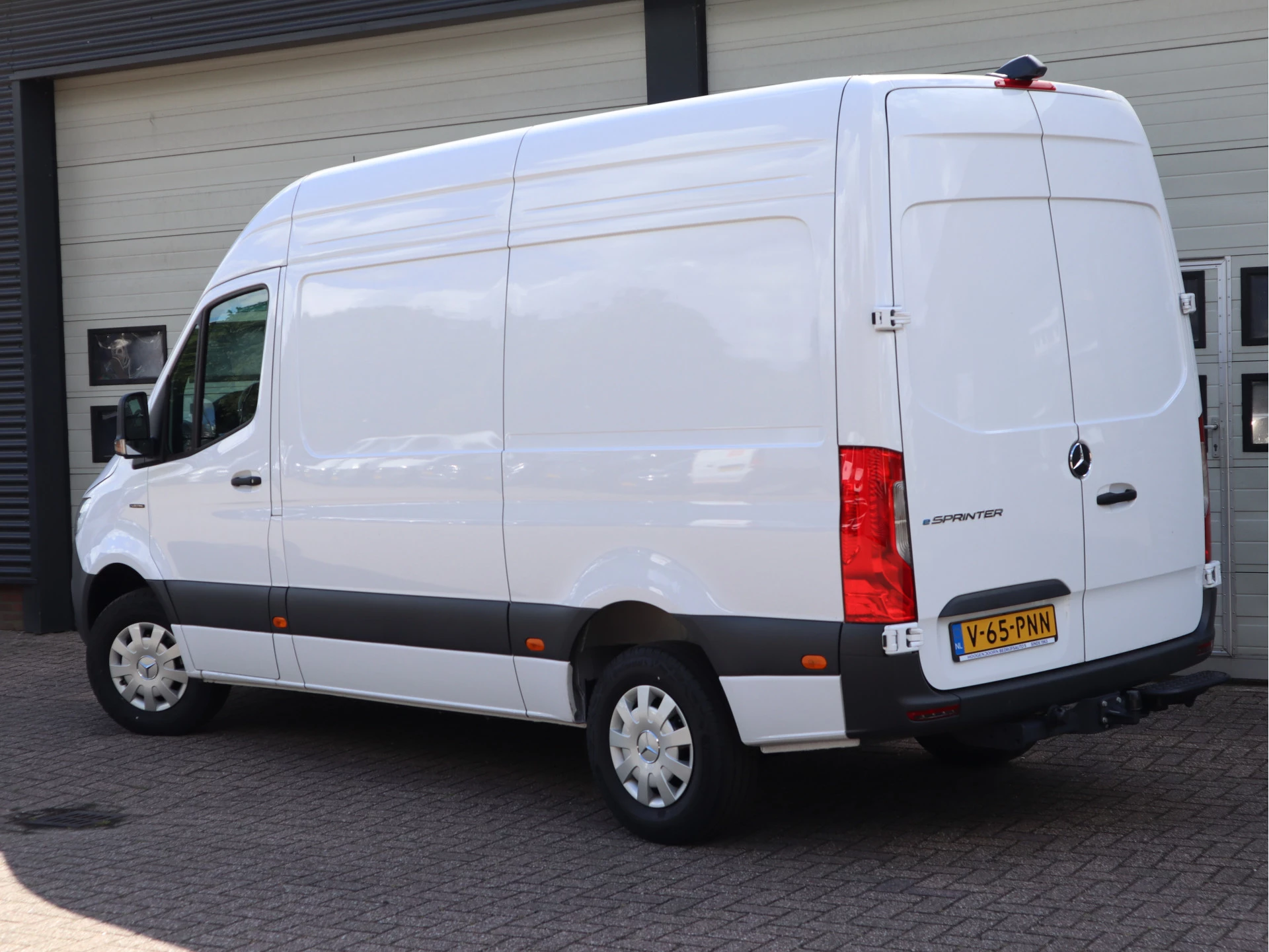 Mercedes-Benz eSprinter 2025 - 320 81kWh L2H2 - Trekhaak - Cruise - MBUX - 2025 Bild 3