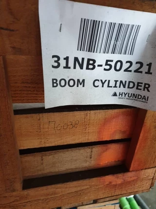 Hyundai N/A - Boom Cylinder LH - Robex 450 LC-7, 31NB-50221 obrazek 5