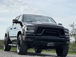 Dodge Ram 1500 2023 - REBEL GT 5.7L V8 WIDEBODY, ORIG NED, TRX STYLE, HUD, PANO, H&K, LUCHTV, DIGITAL MIRROR, CUT-OUT, CAI, PADDLE SHIFT изображение 2 миниатюра