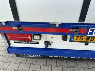 Floor N/A 2021 - zeer mooie AXD.330 3-assige aanhanger met alu zijborden, rongpotten, liftas, geschoopeerd, NL-aanhanger obrazek 12