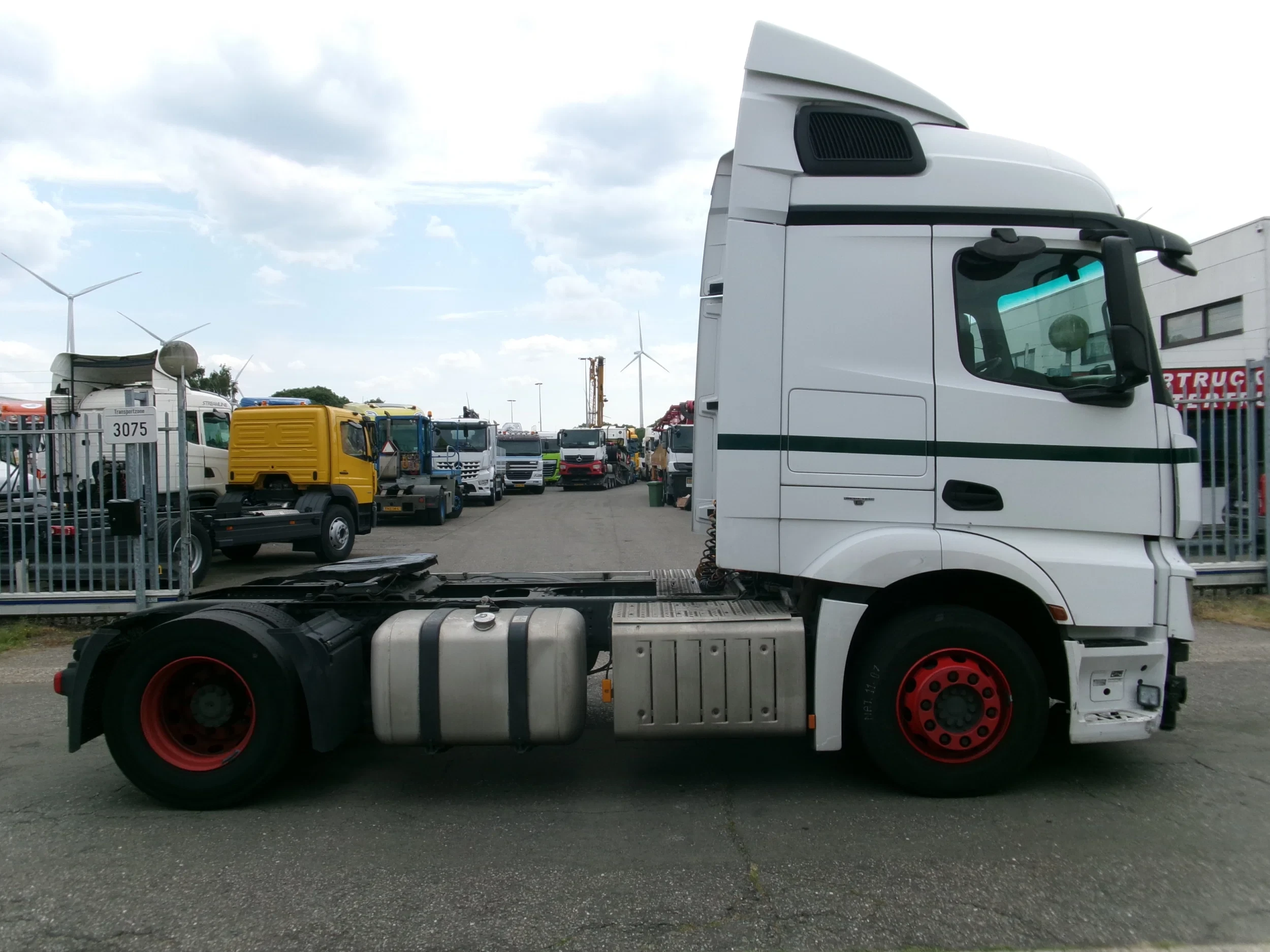 Mercedes-Benz Actros 2017 - 1842 LS NL TRUCK obrázek 16